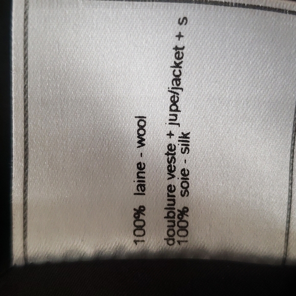 CHANEL Crop Wool Blazer - Picture 16 of 16